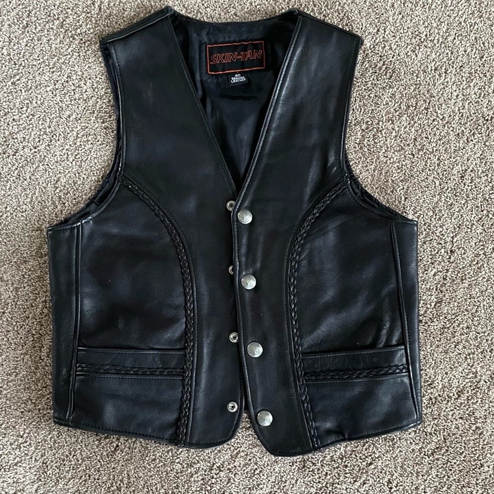 Men’s leather vest like new